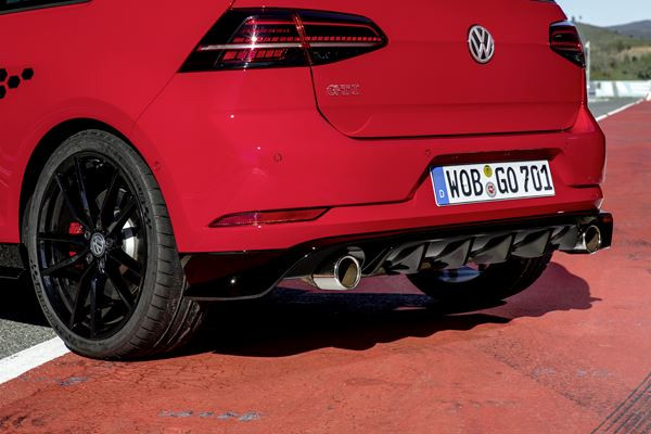 La Volkswagen Golf GTI TCR adaptée à la route dérive du sport automobile