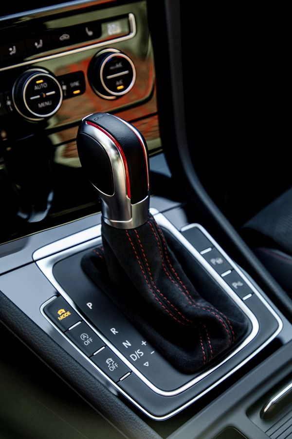 La Volkswagen Golf GTI TCR adaptée à la route dérive du sport automobile