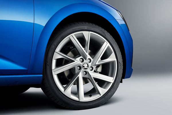 Skoda Scala: une berline compacte à hayon aux formes sculpturales