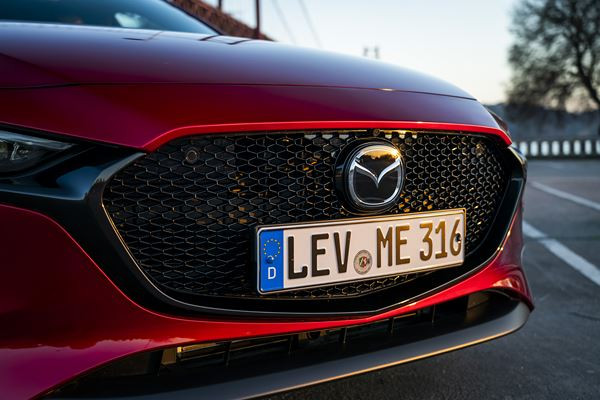 La Mazda 3 monte en gamme