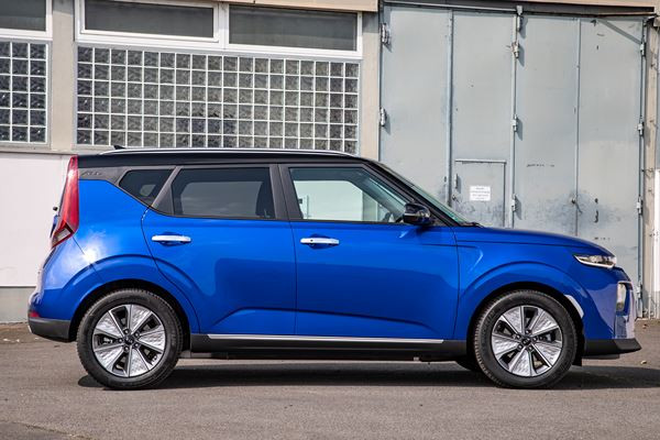 Kia e-Soul : un crossover urbain électrique doté d’une autonomie de 452 km
