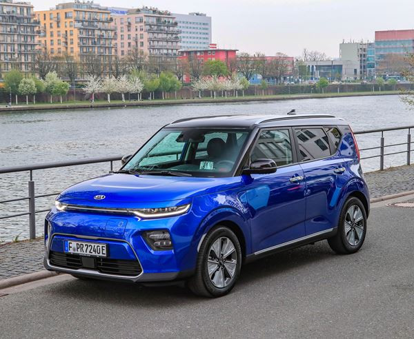 Kia e-Soul : un crossover urbain électrique doté d’une autonomie de 452 km