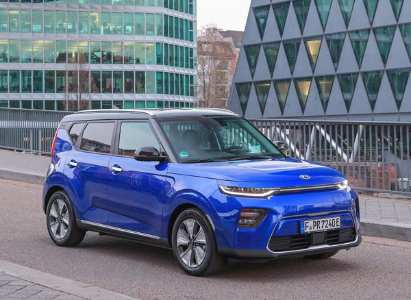 Kia e-Soul : un crossover urbain électrique doté d’une autonomie de 452 km
