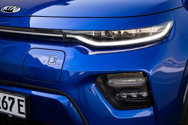 Kia e-Soul : un crossover urbain électrique doté d’une autonomie de 452 km