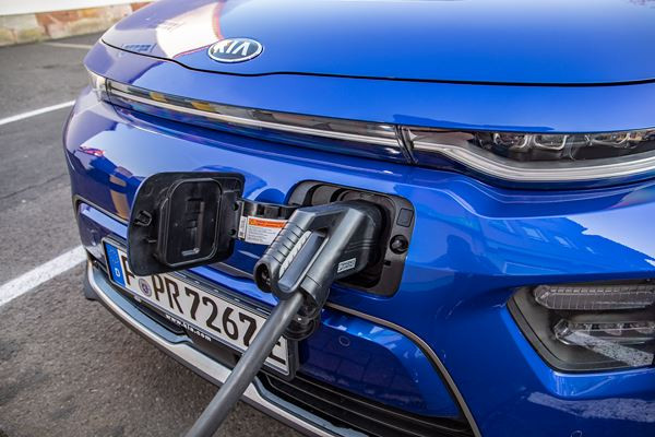 Kia e-Soul : un crossover urbain électrique doté d’une autonomie de 452 km