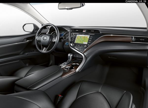 La berline tricorps Toyota Camry hybride-électrique se relance en Europe