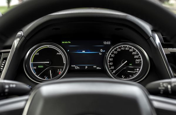 La berline tricorps Toyota Camry hybride-électrique se relance en Europe