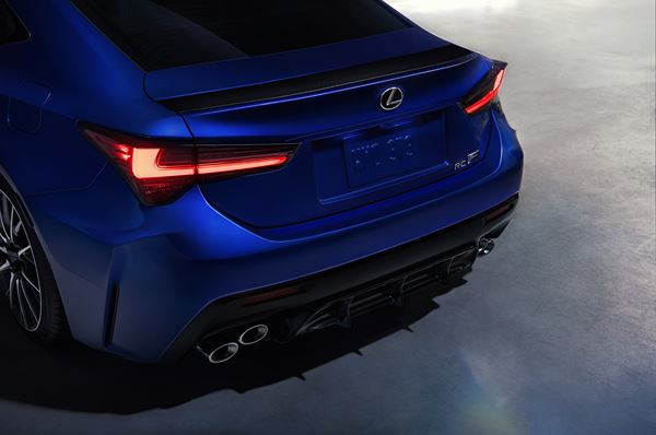 Le coupé Lexus RC F embarque un bloc V8 de 464 ch