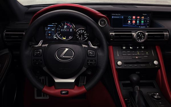 Le coupé Lexus RC F embarque un bloc V8 de 464 ch