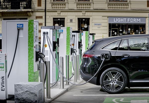 Le SUV crossover Mercedes EQC incarne une nouvelle ère de la mobilité Mercedes
