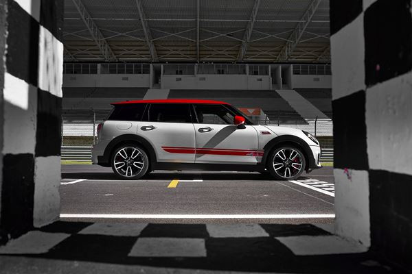 Le MINI John Cooper Works Clubman embarque un quatre cylindres turbo de 306 ch