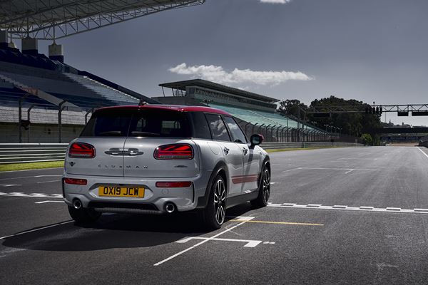 Le MINI John Cooper Works Clubman embarque un quatre cylindres turbo de 306 ch