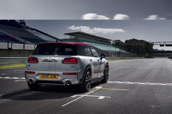 Le MINI John Cooper Works Clubman embarque un quatre cylindres turbo de 306 ch