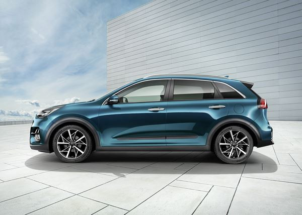 Le crossover Kia Niro hybride au design extérieur repensé arrive