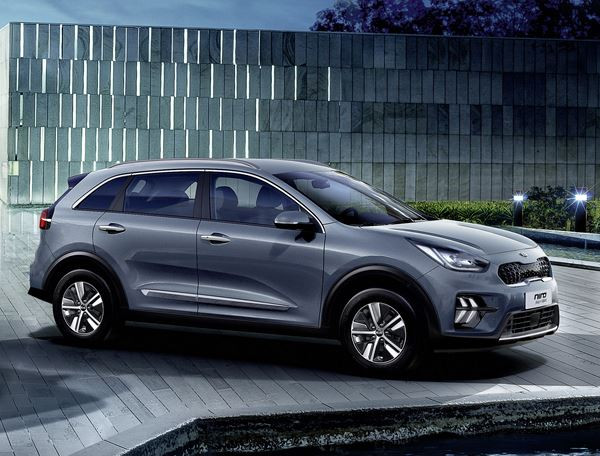 Le crossover Kia Niro hybride rechargeable au design modernisé en approche