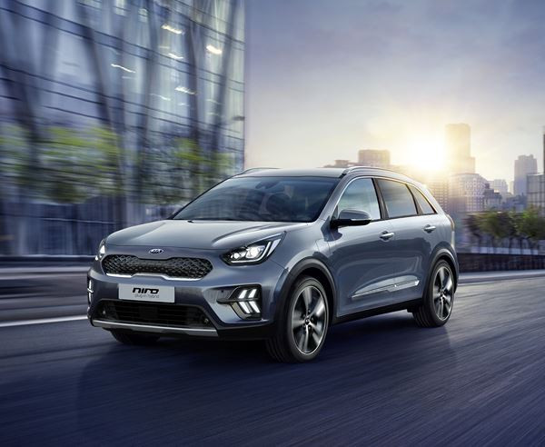 Le crossover Kia Niro hybride rechargeable au design modernisé en approche