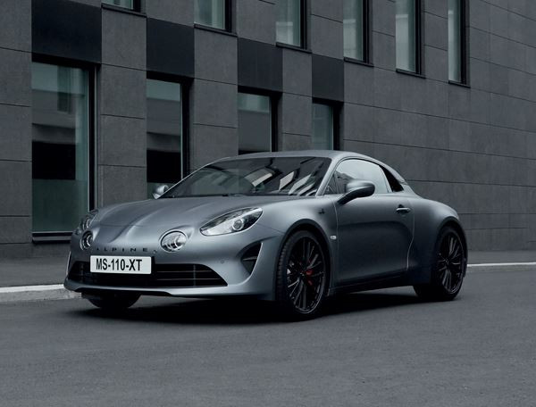L'Alpine A110S délivre une puissance de 292 ch pour un poids de 1 114 kg