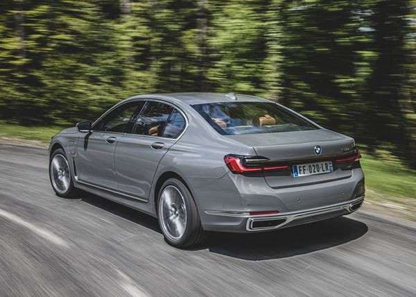 La berline de luxe revisitée BMW Série 7 affiche un caractère affirmé