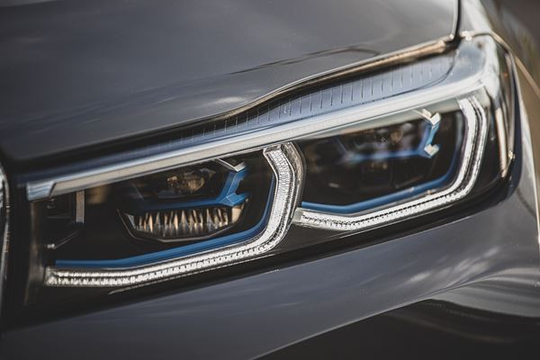 La berline de luxe revisitée BMW Série 7 affiche un caractère affirmé