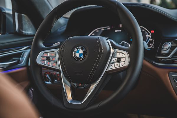 La berline de luxe revisitée BMW Série 7 affiche un caractère affirmé