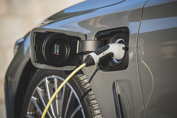 La berline de luxe revisitée BMW Série 7 affiche un caractère affirmé