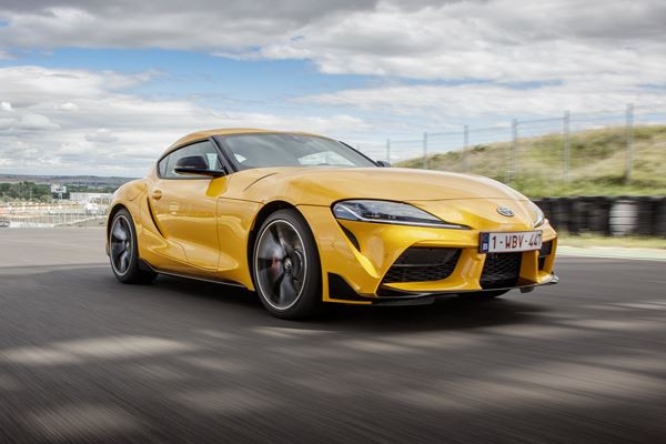 Toyota GR Supra: un coupé sportif biplace propulsé par un six cylindres de 340 ch