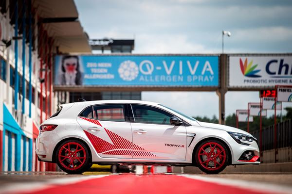 La Renault Mégane R.S. Trophy-R embarque un moteur 1.8 L de 300 ch