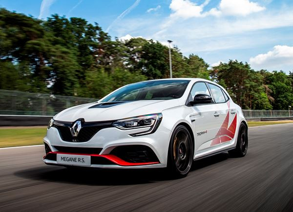 La Renault Mégane R.S. Trophy-R embarque un moteur 1.8 L de 300 ch