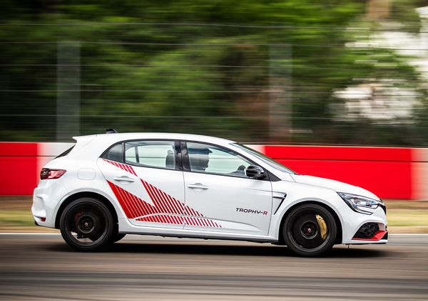 La Renault Mégane R.S. Trophy-R embarque un moteur 1.8 L de 300 ch