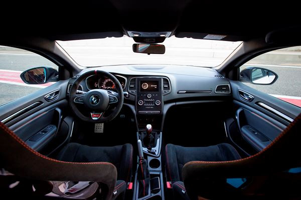 La Renault Mégane R.S. Trophy-R embarque un moteur 1.8 L de 300 ch