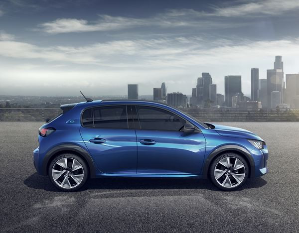 Peugeot e-208: une citadine électrique au style affuté
