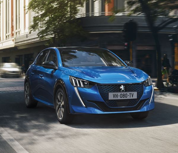 Peugeot e-208: une citadine électrique au style affuté