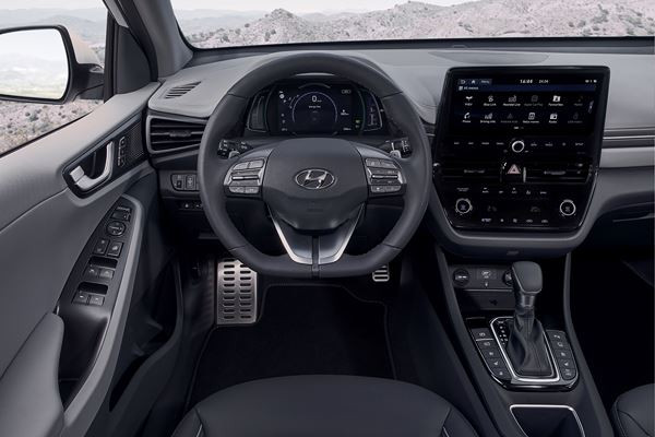 La Hyundai Ioniq plug-in restylée revendique une autonomie électrique de 52 km