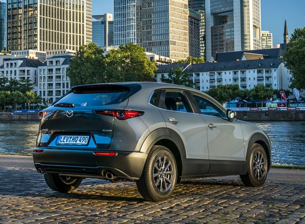 Mazda CX-30: un crossover compact aux proportions de SUV