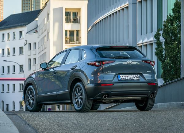 Mazda CX-30: un crossover compact aux proportions de SUV