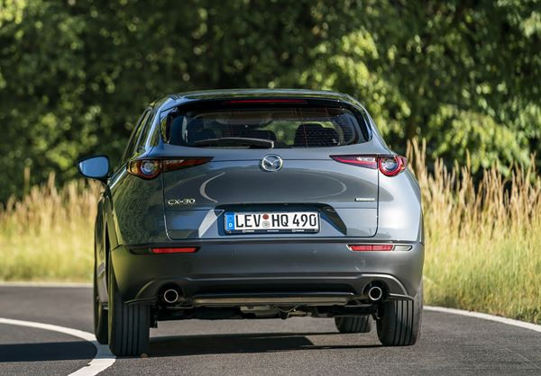Mazda CX-30: un crossover compact aux proportions de SUV