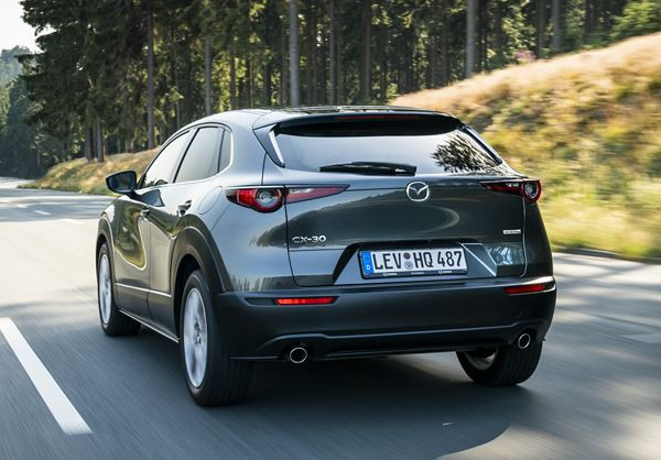 Mazda CX-30: un crossover compact aux proportions de SUV