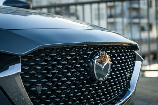 Mazda CX-30: un crossover compact aux proportions de SUV