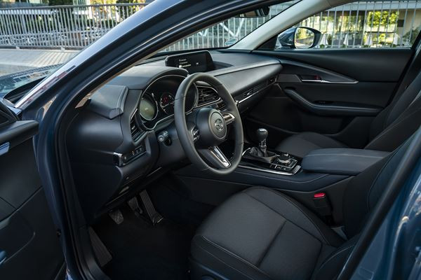 Mazda CX-30: un crossover compact aux proportions de SUV