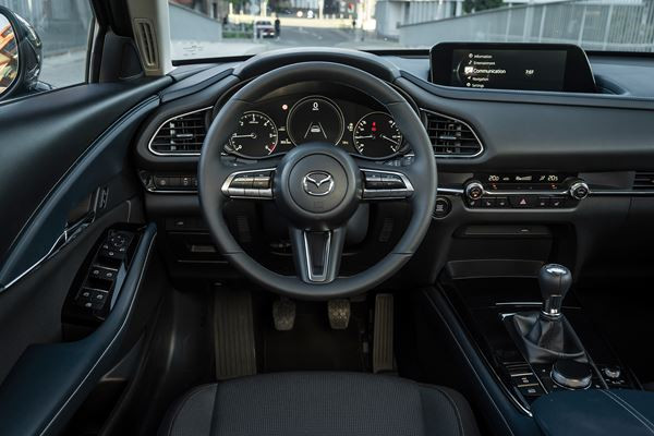 Mazda CX-30: un crossover compact aux proportions de SUV