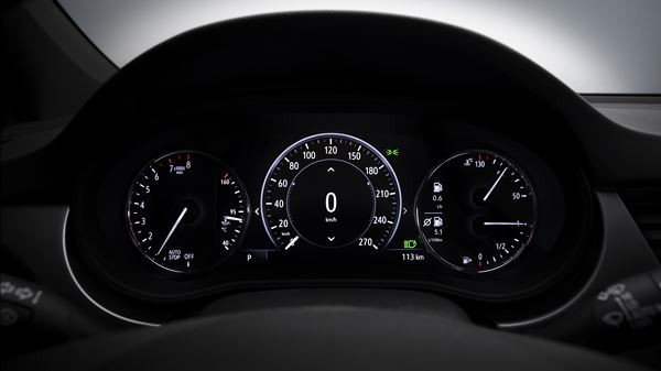 Opel Astra restylée: une berline compacte affûtée dotée de moteurs modernes