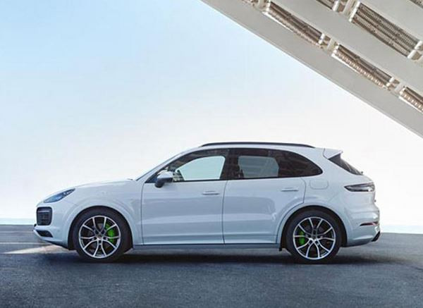 Le Porsche Cayenne se décline en version hybride rechargeable V6 de 462 ch
