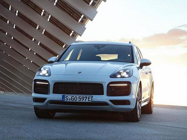 Le Porsche Cayenne se décline en version hybride rechargeable V6 de 462 ch