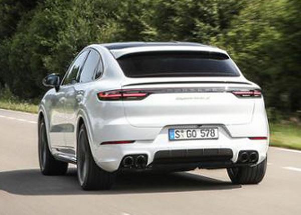 Le Porsche Cayenne Coupé V8 hybride rechargeable débite 680 ch