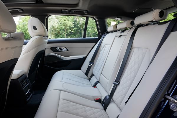BMW Série 3 Touring: un break dynamique à l'allure athlétique