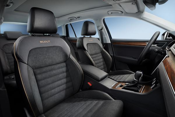La Skoda Superb Scout off-road bénéficie d'une transmission intégrale