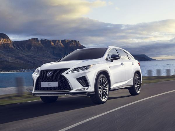 Le SUV Lexus RX restylé affiche une allure puissante et sportive