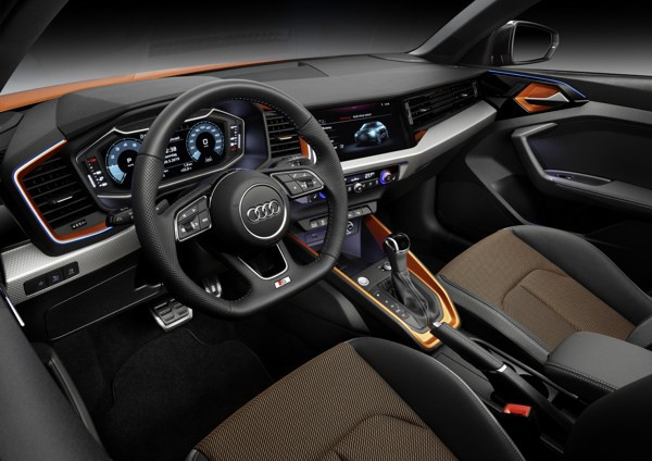 La citadine surélevée Audi A1 Citycarver est à l'aise sur les sentes escarpés
