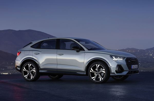 Le SUV coupé Audi Q3 Sportback se singularise par une ligne de toit plongeante