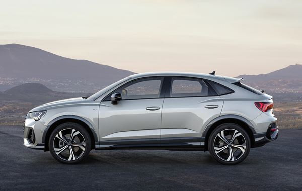 Le SUV coupé Audi Q3 Sportback se singularise par une ligne de toit plongeante